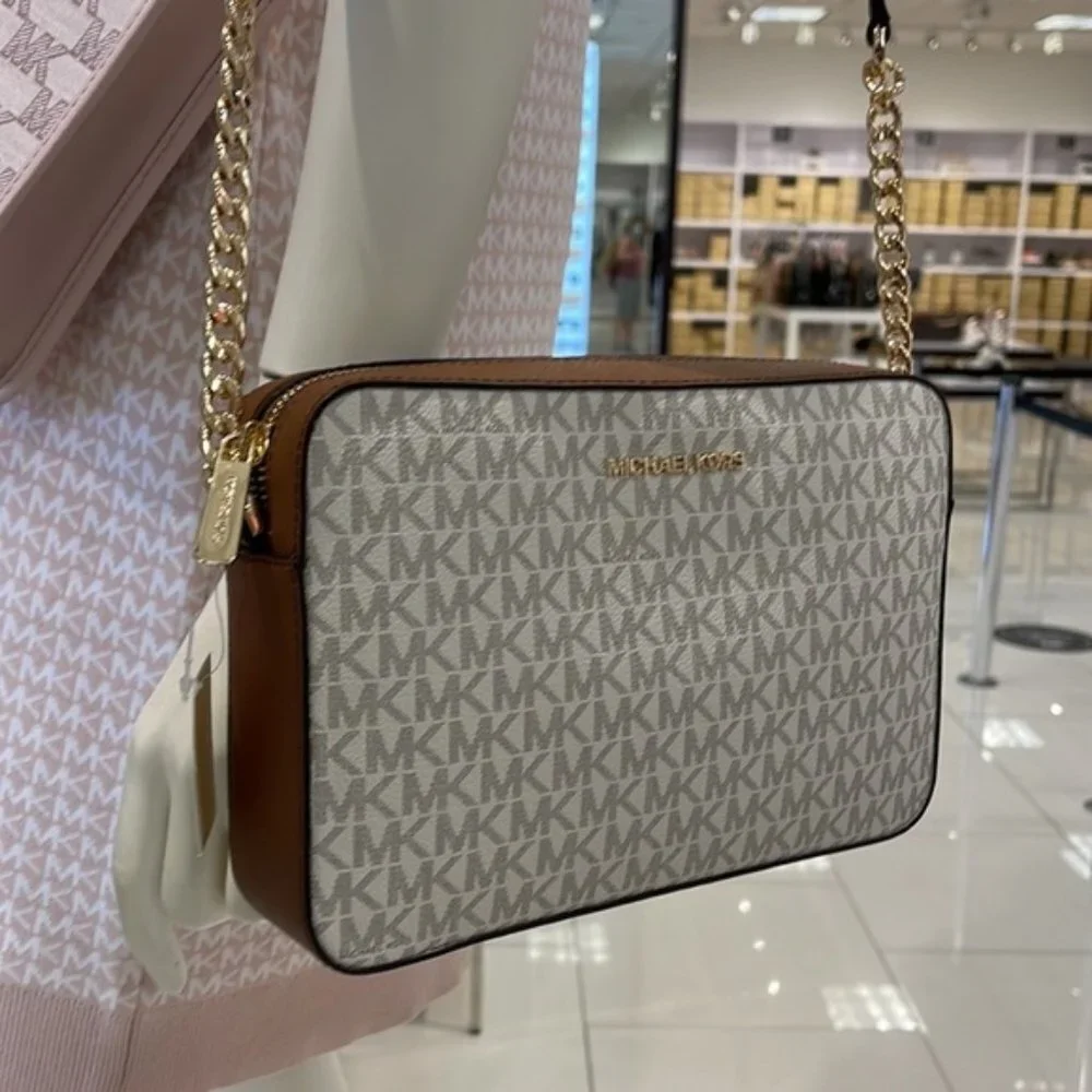 Michael Kors Jet Set Item Large East West Zip Crossbody Vanilla